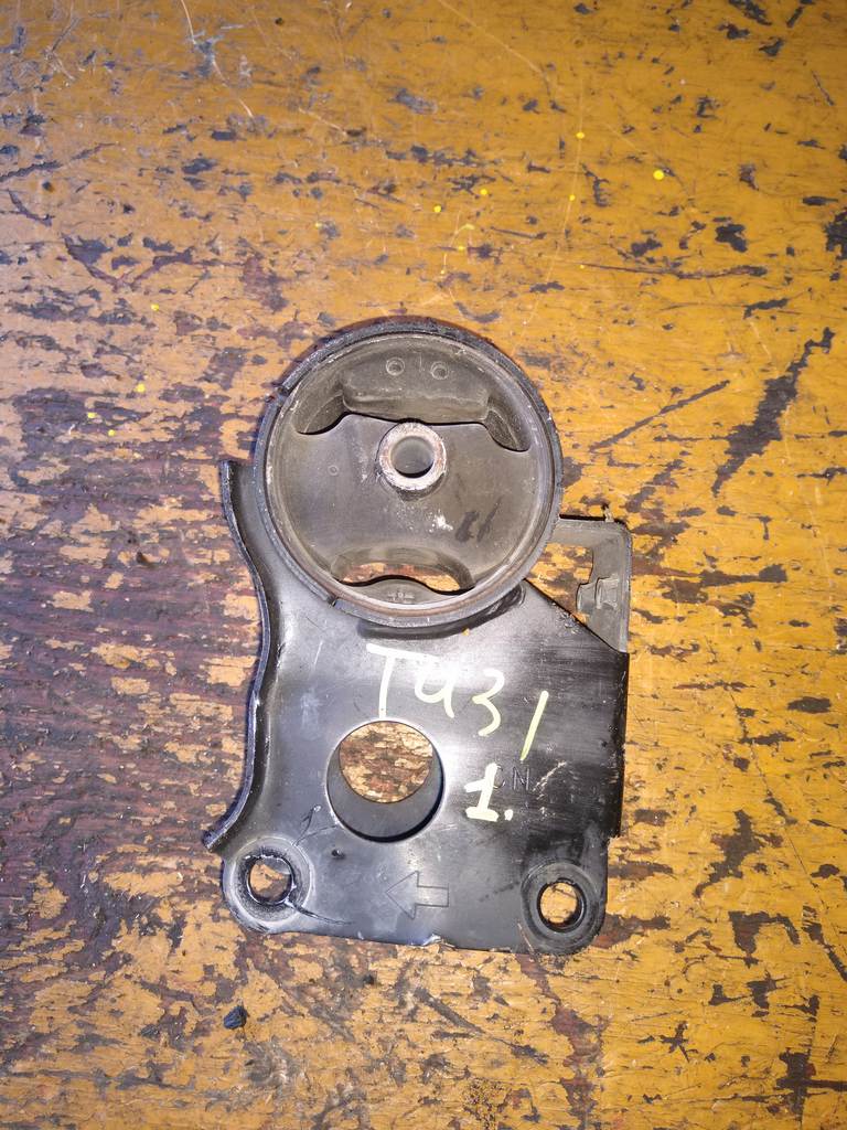 подушка двигателя Nissan Presage 0