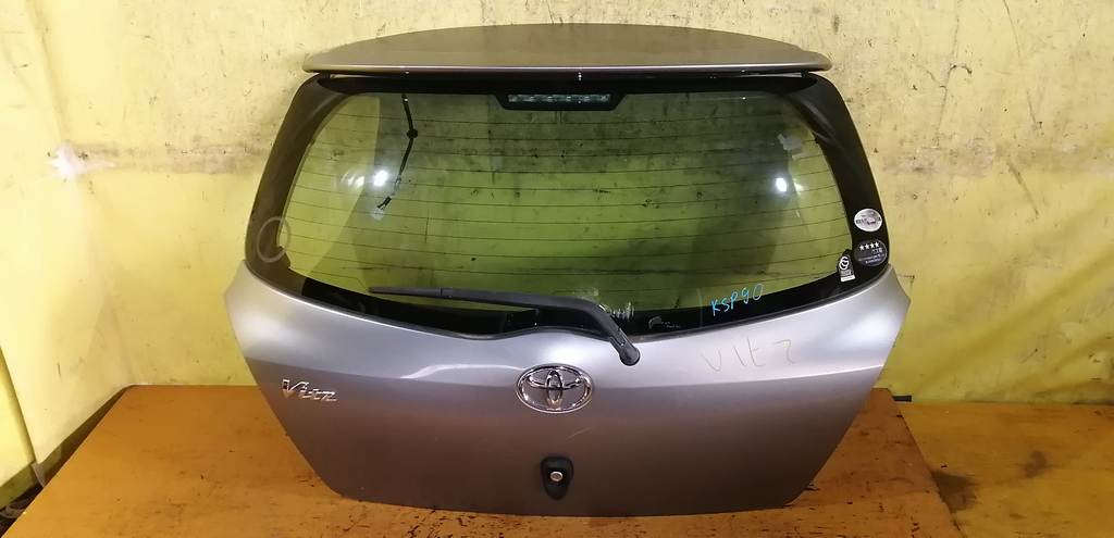 дверь 5-я Toyota Vitz 0