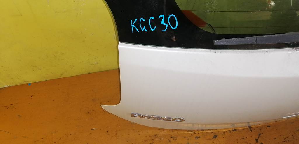 PASSO KGC30 ДВЕРЬ 5-Я Toyota Passo 1