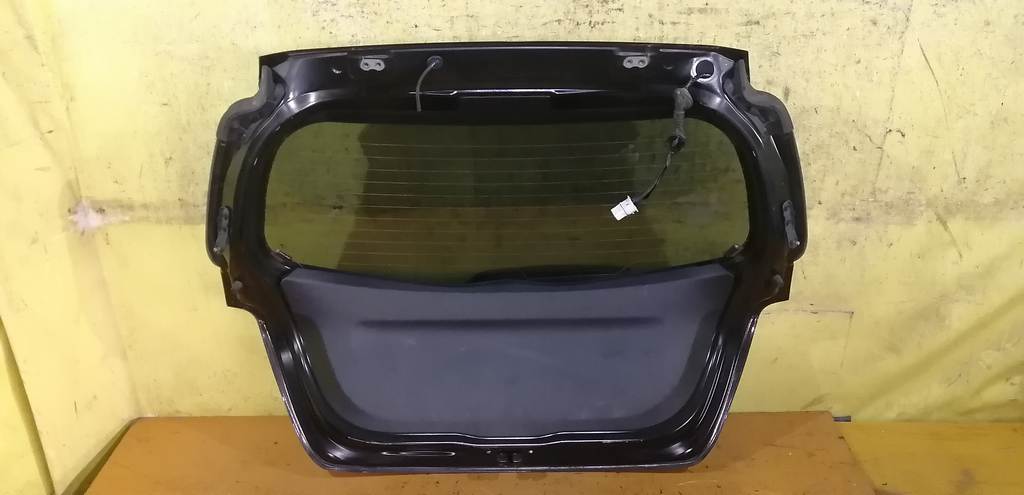 дверь 5-я Toyota Vitz 3