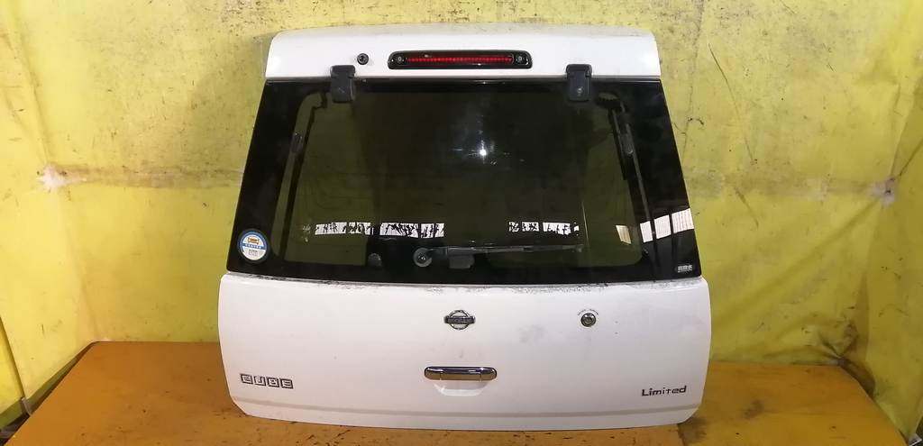 дверь 5-я Nissan Cube 0