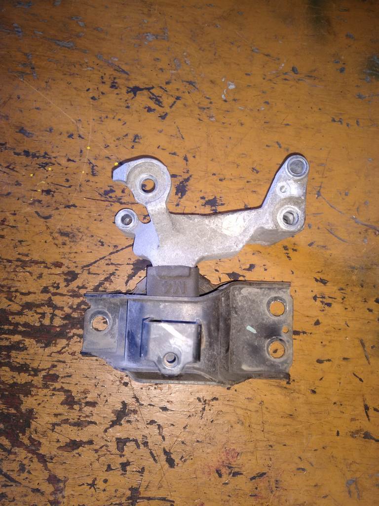 X-TRAIL NT31 ПОДУШКА ДВС ПРАВАЯ Nissan X-Trail 1