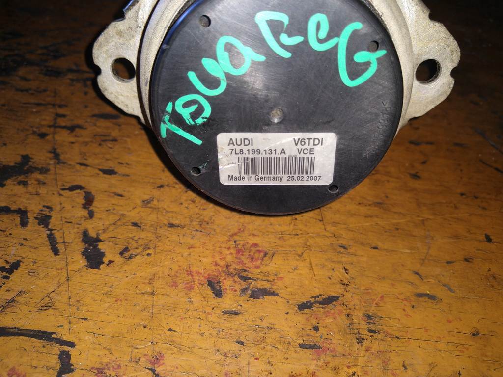 TOUAREG 7L7 ПОДУШКА ДВС 7L8199131A Volkswagen Touareg 1