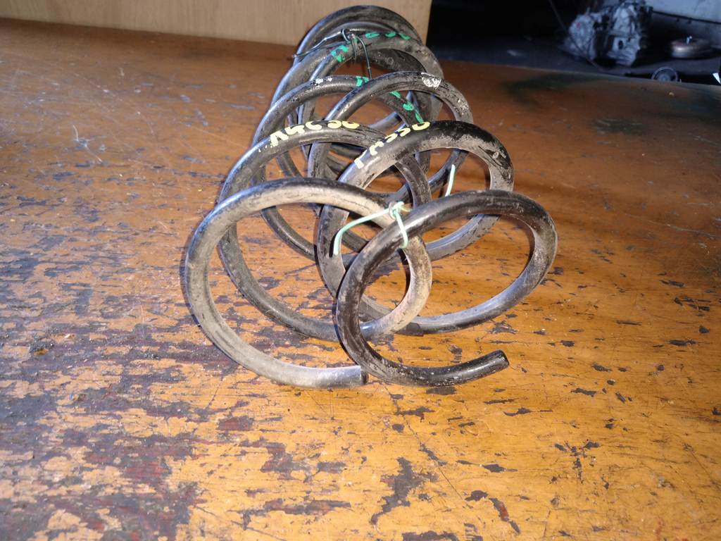 PASSO KGC30 ПРУЖИНА (ПАРА) Toyota Passo 1