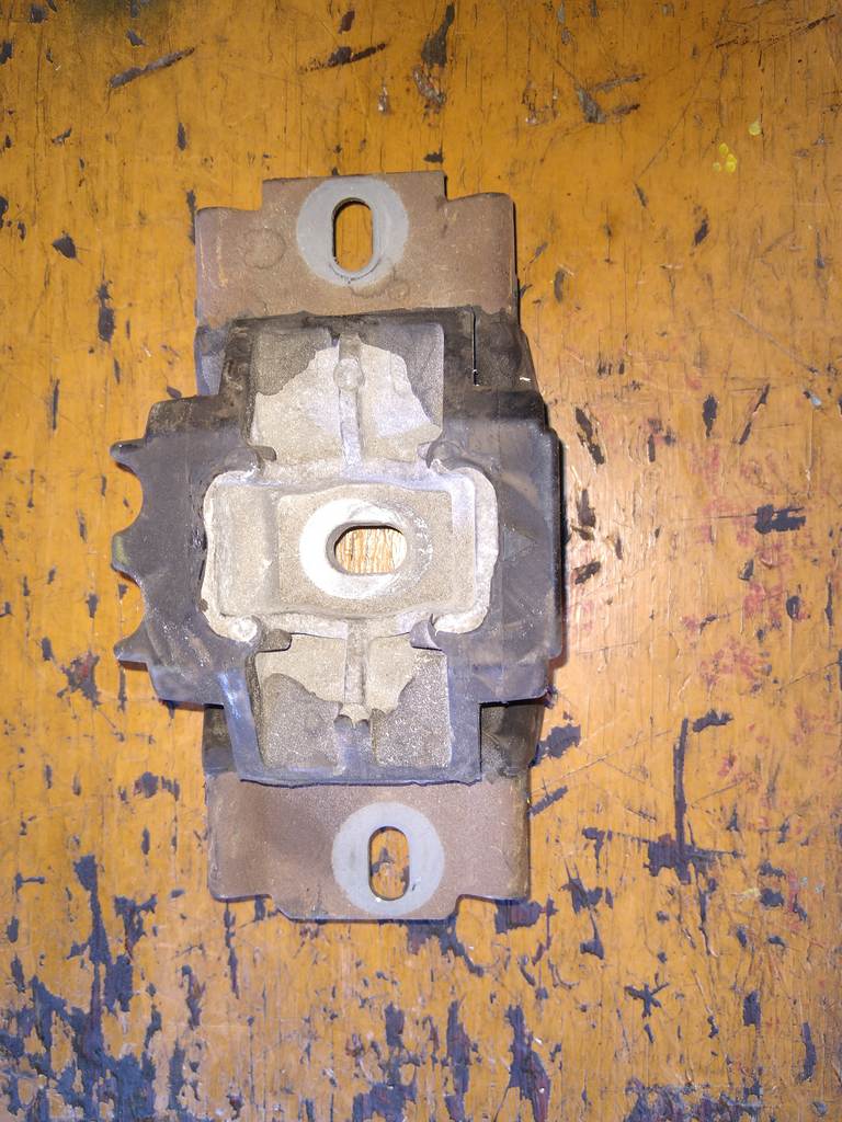 DEMIO DY3W ПОДУШКА АКПП Mazda Demio 1