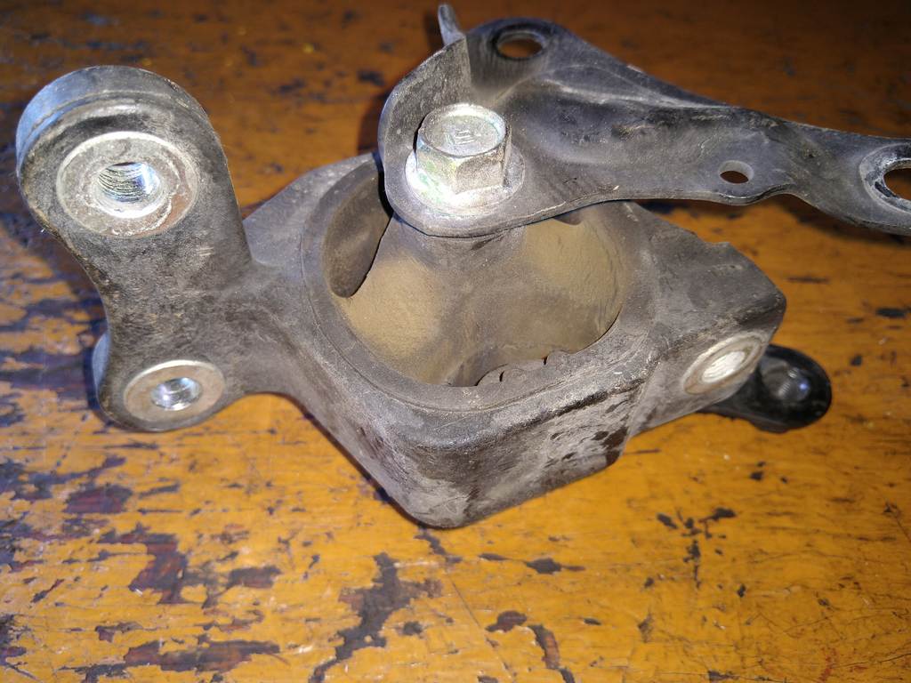 FIT GD1 ПОДУШКА ДВС ЗАД. Honda Fit 1