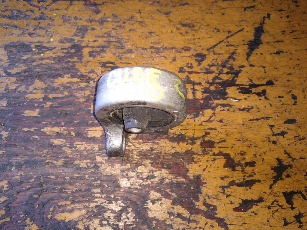 подушка двигателя Nissan Cube 0