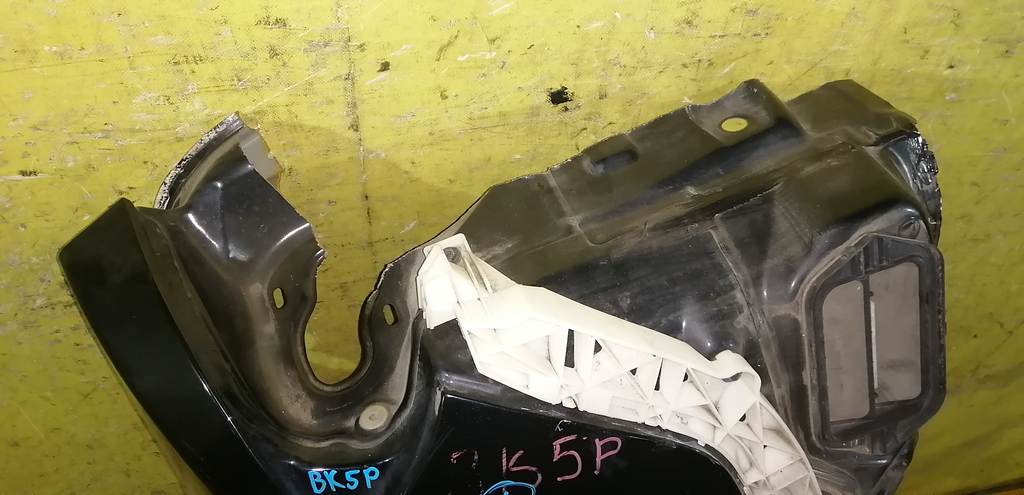 крыло Mazda Axela 3