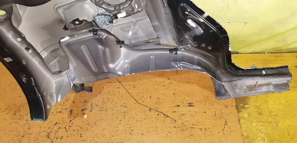 крыло Suzuki Solio 3