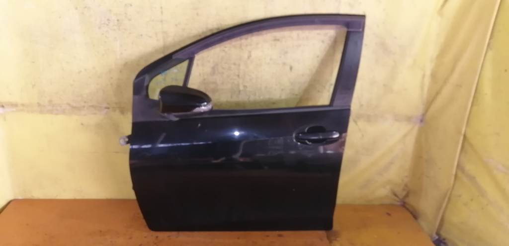 дверь Toyota Vitz 0
