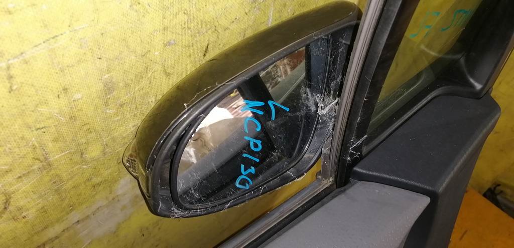 зеркало Toyota Vitz 0