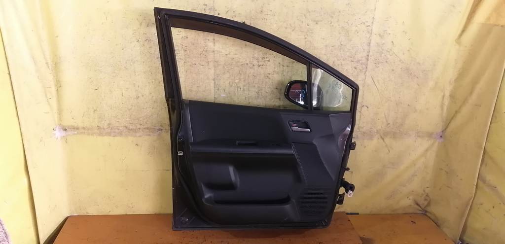 дверь Honda Freed Spike 3