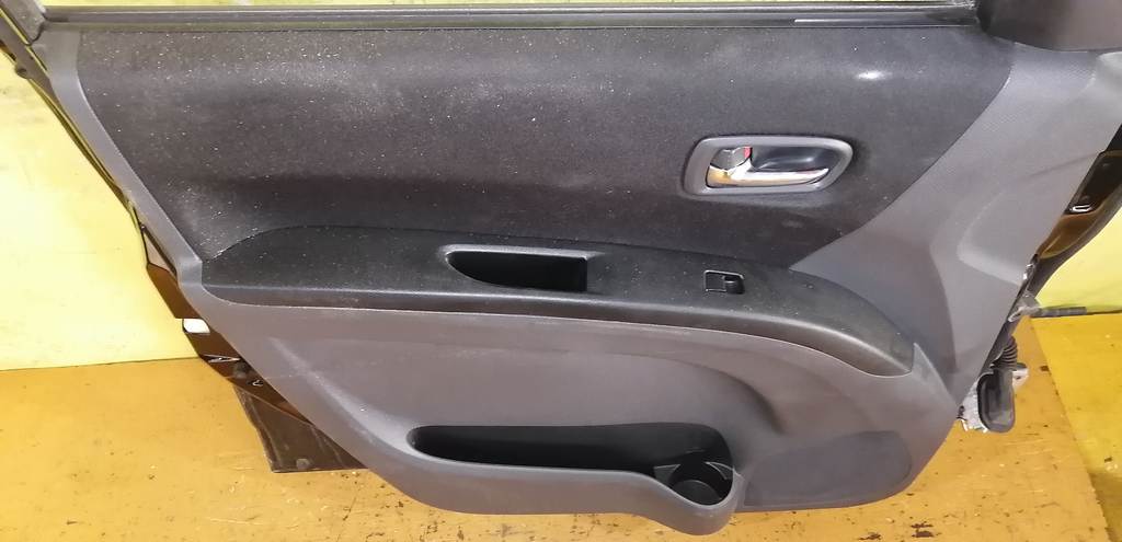 дверь Suzuki Solio 3