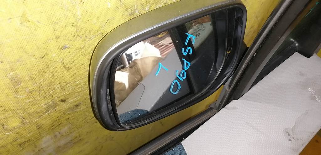 зеркало Toyota Vitz 0