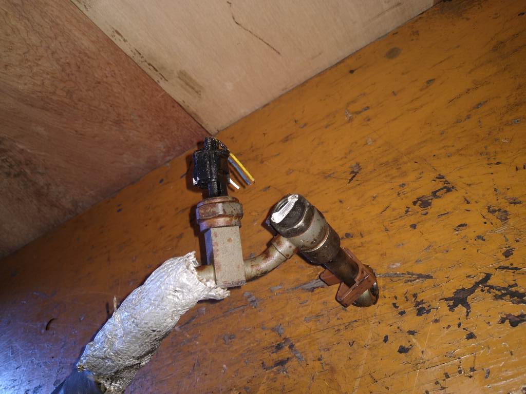 TEANA J31 ШЛАНГ ГУРА Nissan Teana 1