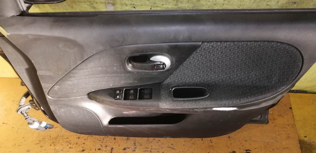 NOTE E11 ДВЕРЬ ПЕРЕДНЯЯ ПРАВАЯ Nissan Note 4