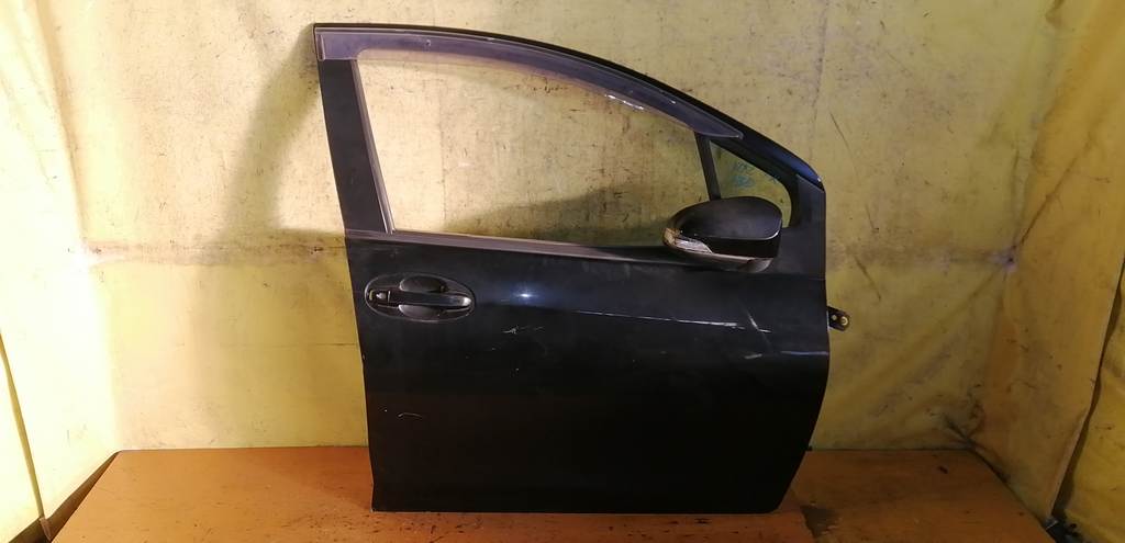 дверь Toyota Vitz 0