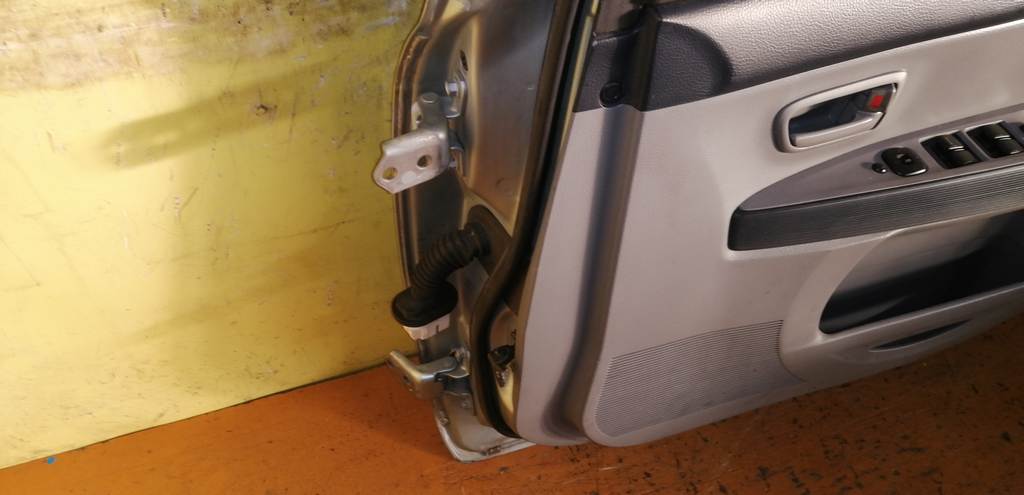 дверь Mazda Demio 6