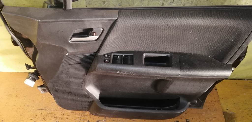 FREED SPIKE GB3 ДВЕРЬ ПЕРЕДНЯЯ ПРАВАЯ Honda Freed Spike 4