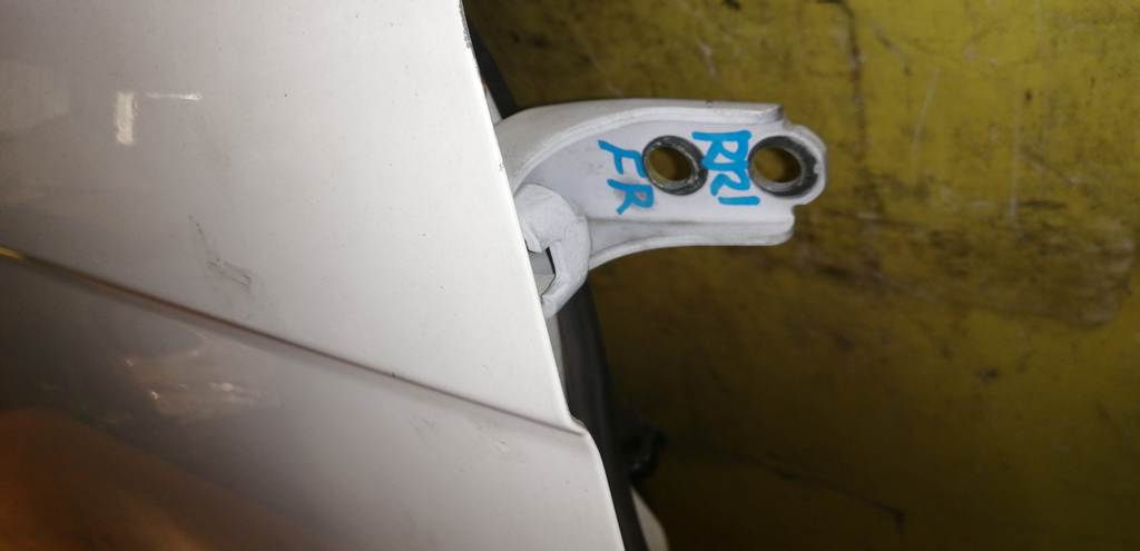 ELYSION RR1 ДВЕРЬ ПЕРЕДНЯЯ ПРАВАЯ Honda Elysion 1