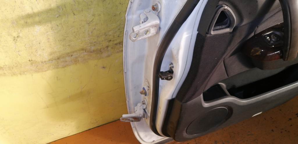 ELYSION RR1 ДВЕРЬ ПЕРЕДНЯЯ ПРАВАЯ Honda Elysion 4