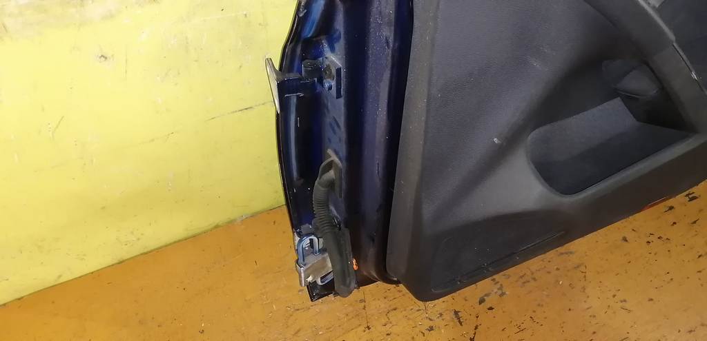 GOLF 1KCBZ ДВЕРЬ ПЕРЕДНЯЯ ПРАВАЯ Volkswagen Golf 4