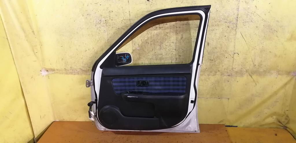 дверь Nissan Cube 3