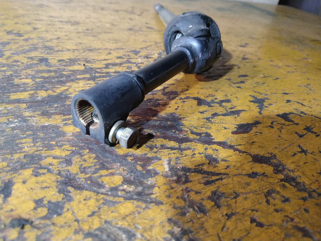 PRESAGE TU31 КАРДАНЧИК РУЛЕВОЙ Nissan Presage 1