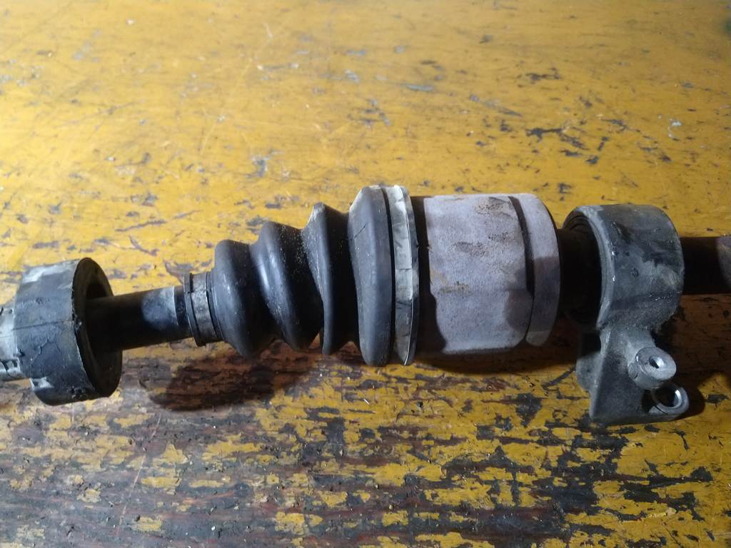 ELYSION RR1 ПРИВОД ПЕРЕДНИЙ ПРАВЫЙ, дефект Honda Elysion 4