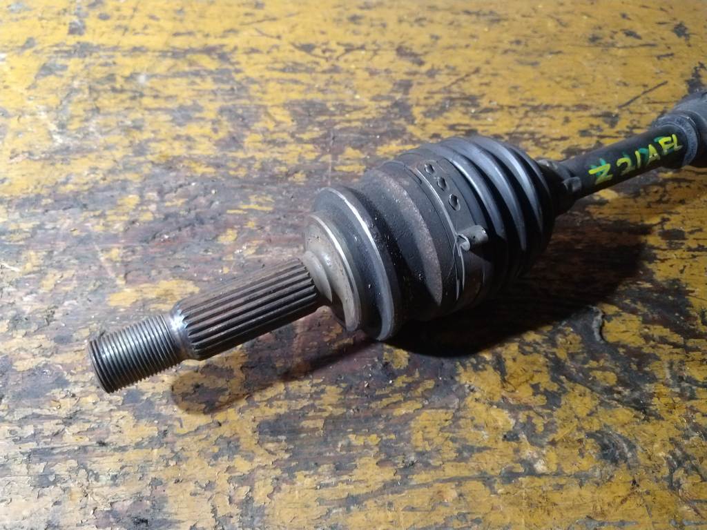 COLT Z21A ПРИВОД ПЕРЕДНИЙ ЛЕВЫЙ, дефект Mitsubishi Colt 1