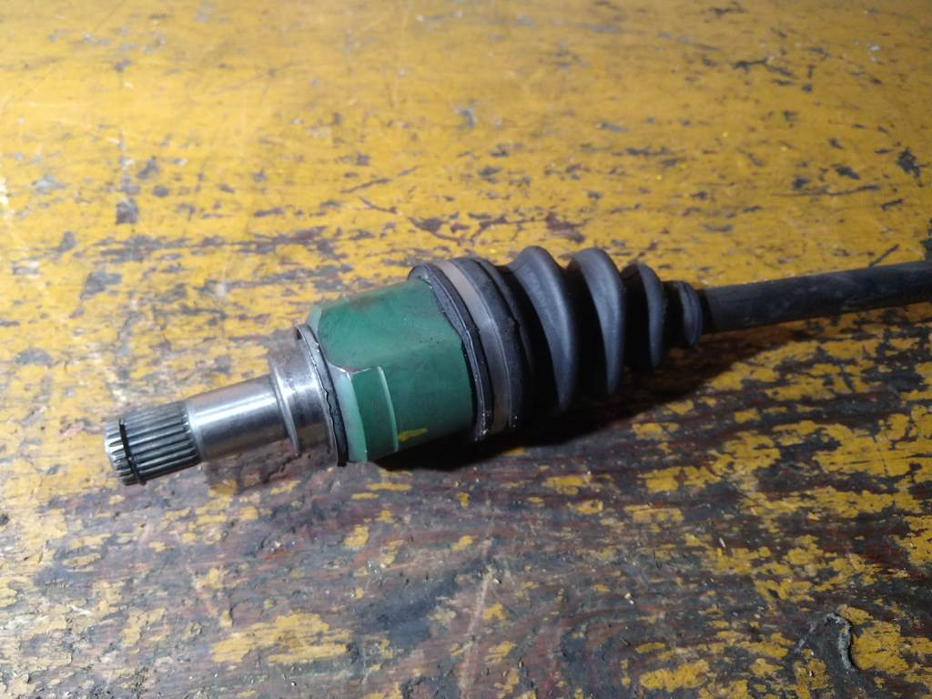 COLT Z21A ПРИВОД ПЕРЕДНИЙ ПРАВЫЙ Mitsubishi Colt 1