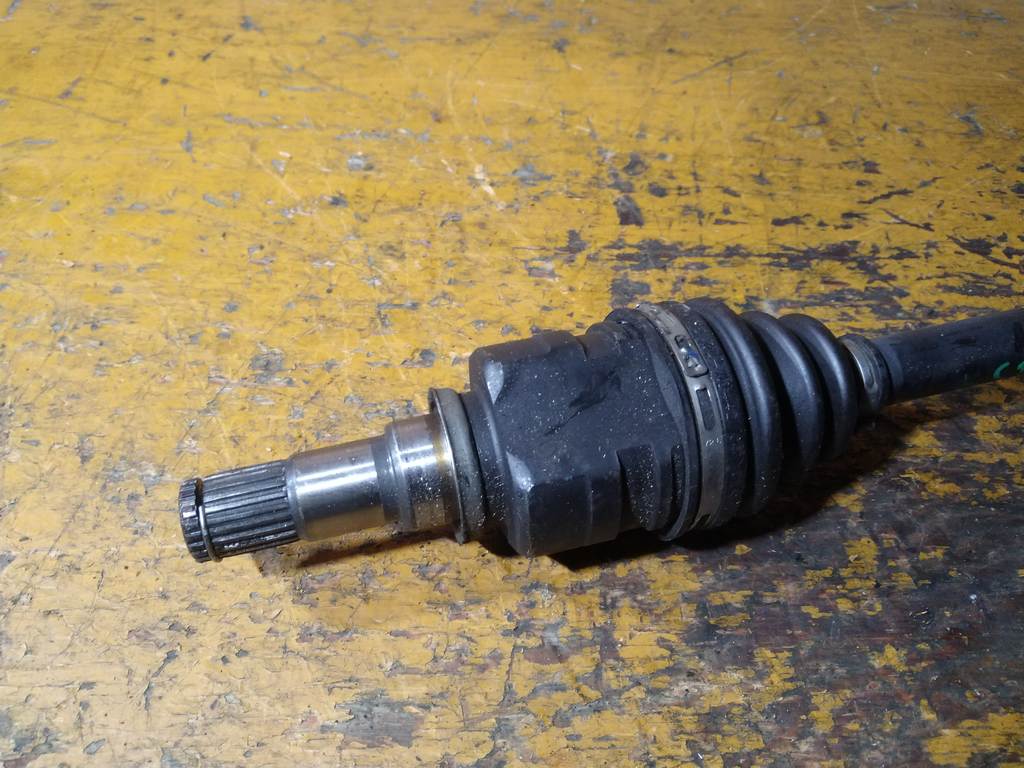 VITZ KSP130 ПРИВОД ПЕРЕДНИЙ ПРАВЫЙ Toyota Vitz 1