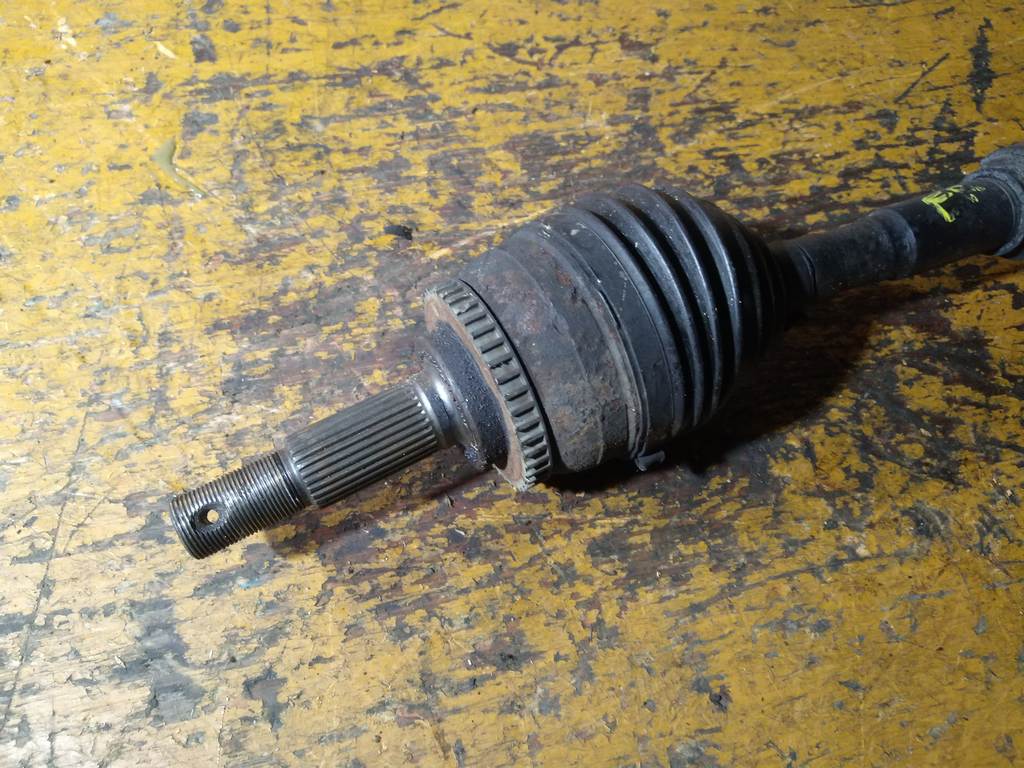 X-TRAIL NT30 ПРИВОД ПЕРЕДНИЙ ПРАВЫЙ Nissan X-Trail 1