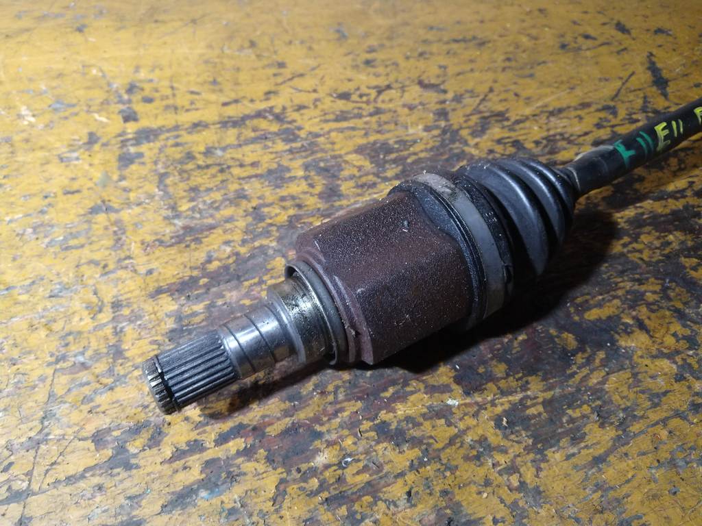 NOTE E11 ПРИВОД ПЕРЕДНИЙ ЛЕВЫЙ Nissan Note 1