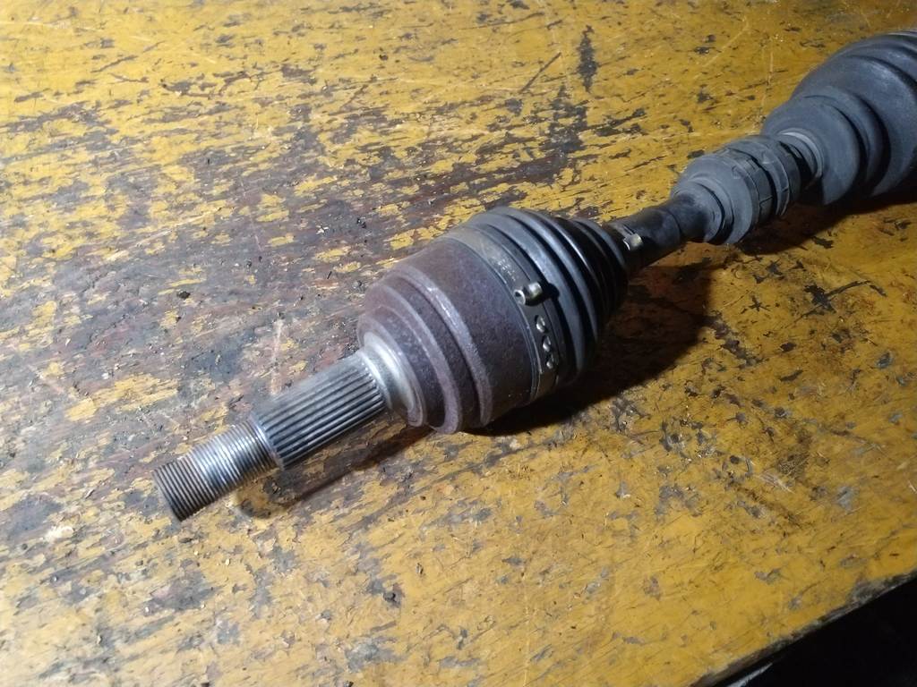 TEANA J31 ПРИВОД ПЕРЕДНИЙ ПРАВЫЙ Nissan Teana 1