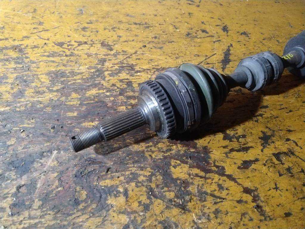 CUBE AZ10 ПРИВОД ПЕРЕДНИЙ ЛЕВЫЙ Nissan Cube 1