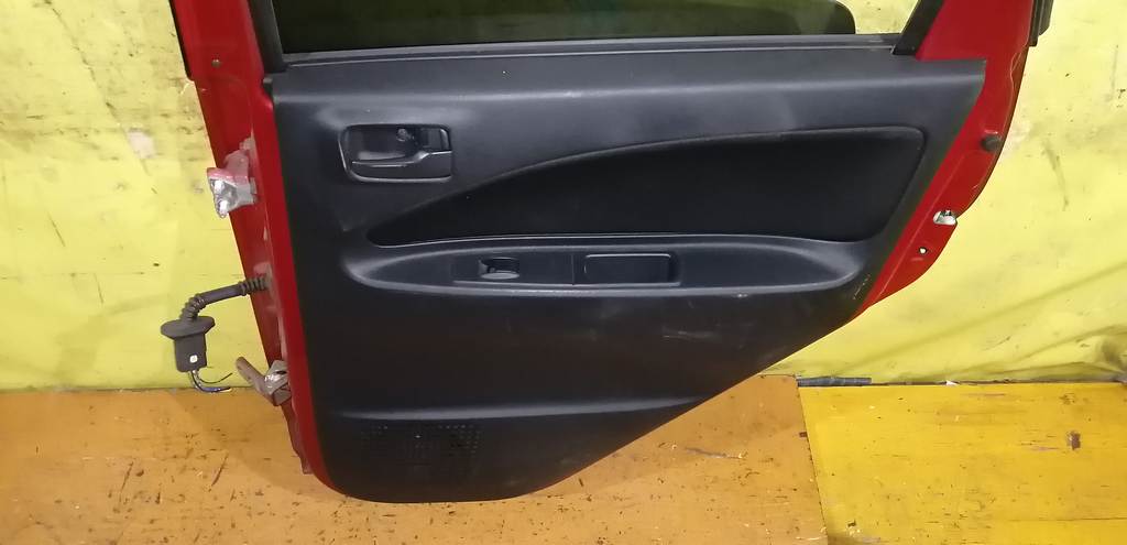 COLT Z21A ДВЕРЬ ЗАДНЯЯ ПРАВАЯ Mitsubishi Colt 4