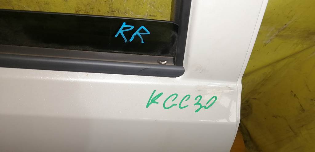 PASSO KGC30 ДВЕРЬ ЗАДНЯЯ ПРАВАЯ Toyota Passo 1