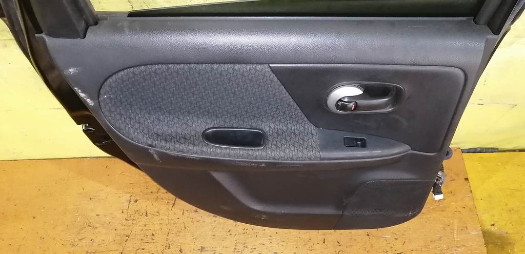 NOTE E11 ДВЕРЬ ЗАДНЯЯ ЛЕВАЯ Nissan Note 4