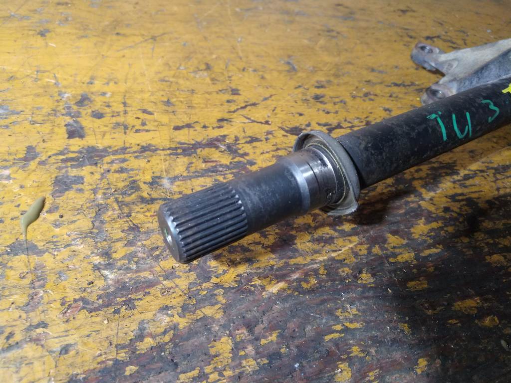 PRESAGE TU31 ПРИВОД ПЕРЕДНИЙ ПРАВЫЙ Nissan Presage 1