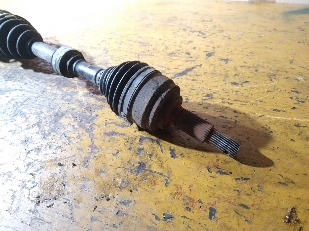 привод Nissan Presage 3