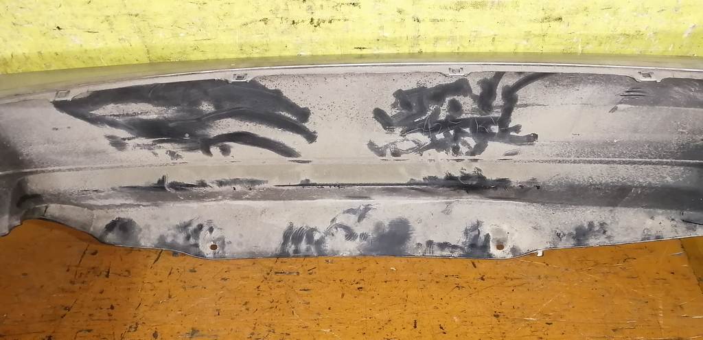 PRESAGE TU31 БАМПЕР ЗАДНИЙ, дефект Nissan Presage 10