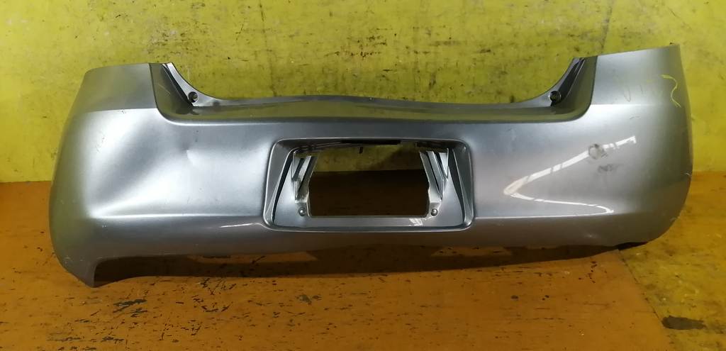 бампер Toyota Vitz 0