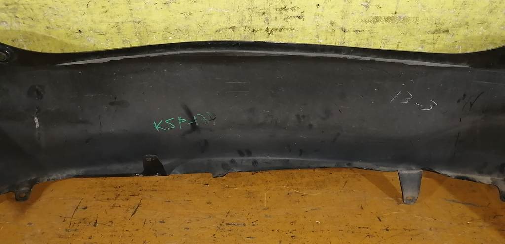 бампер Toyota Vitz 6