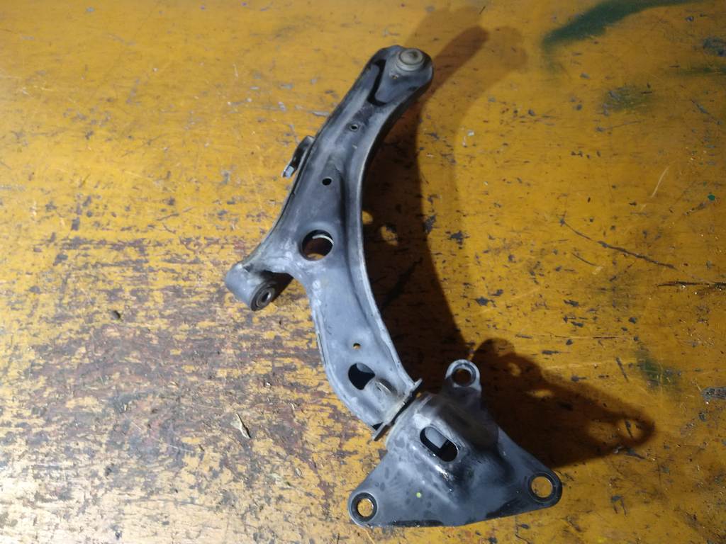 FIT GP1 РЫЧАГ ПЕРЕДНИЙ ЛЕВЫЙ Honda Fit 4