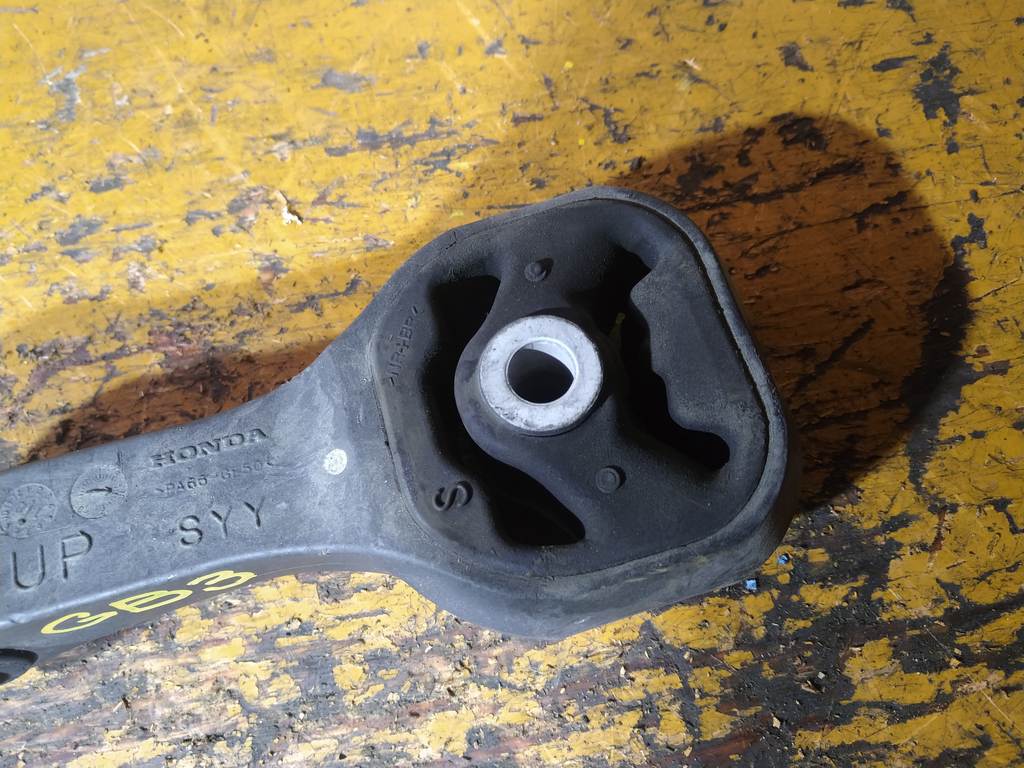 FREED GB3 ПОДУШКА ДВС ЗАДНЯЯ Honda Freed 1