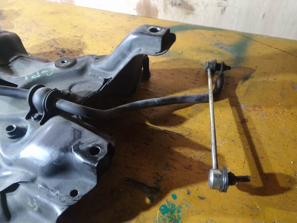 балка Honda Fit 3