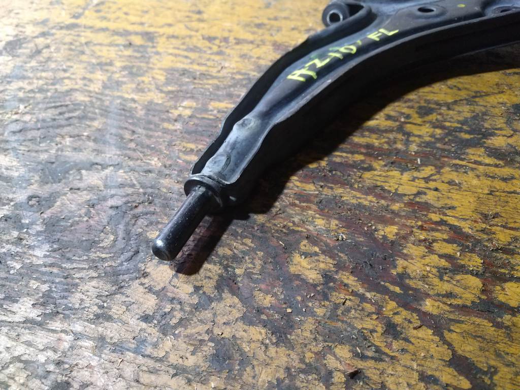 CUBE AZ10 РЫЧАГ ПЕРЕДНИЙ ЛЕВЫЙ Nissan Cube 1