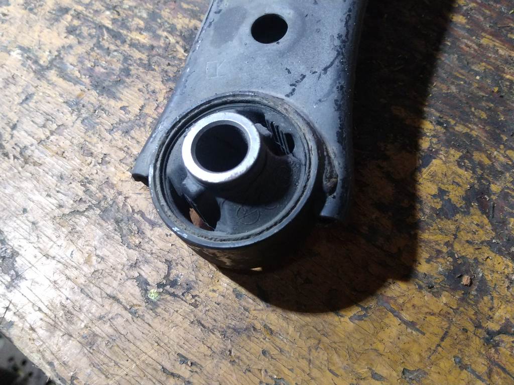 IMPREZA GH3 РЫЧАГ ПЕРЕДНИЙ ПРАВЫЙ Subaru Impreza 1