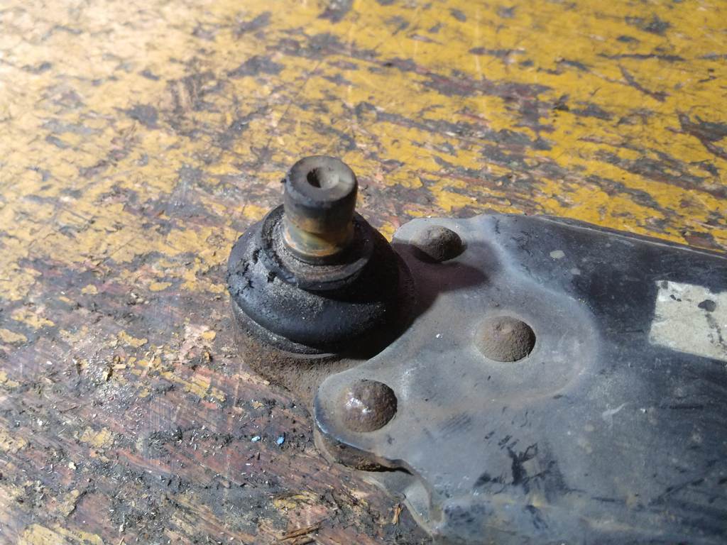 DEMIO DY3W РЫЧАГ ПЕРЕДНИЙ ЛЕВЫЙ Mazda Demio 1